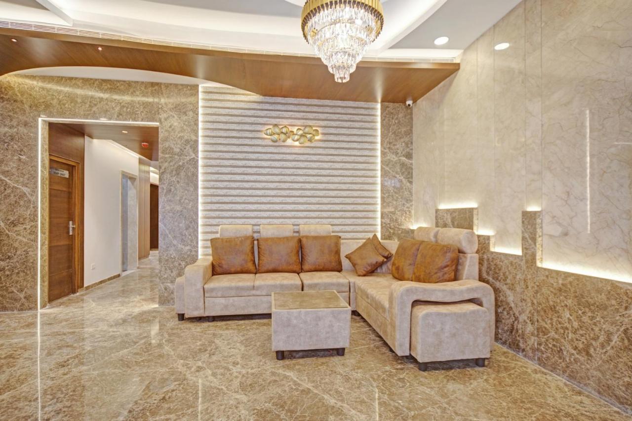 Upar Hotels - T Nagar Chennai Extérieur photo