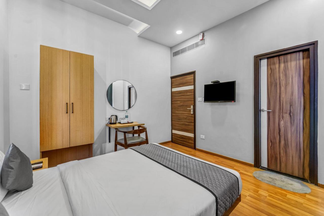 Upar Hotels - T Nagar Chennai Extérieur photo