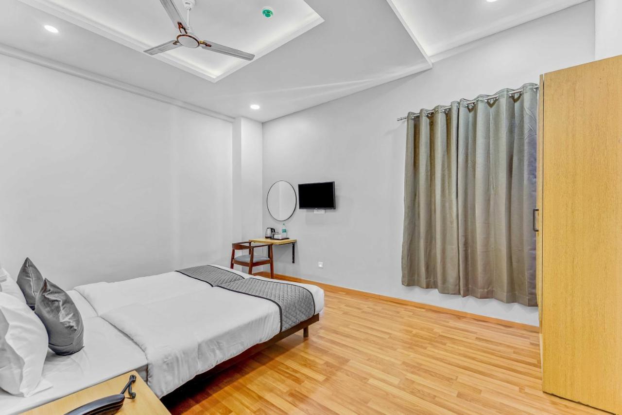 Upar Hotels - T Nagar Chennai Extérieur photo