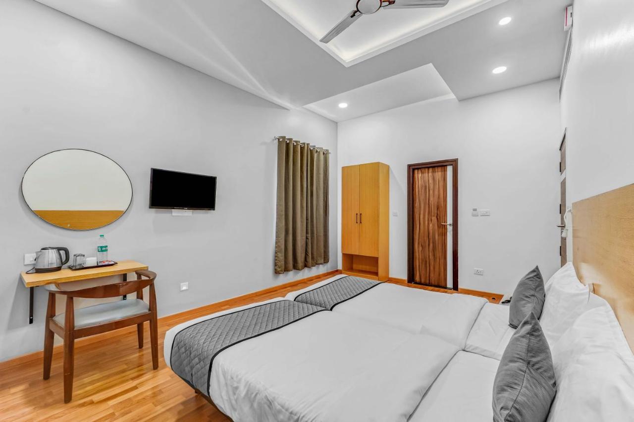Upar Hotels - T Nagar Chennai Extérieur photo